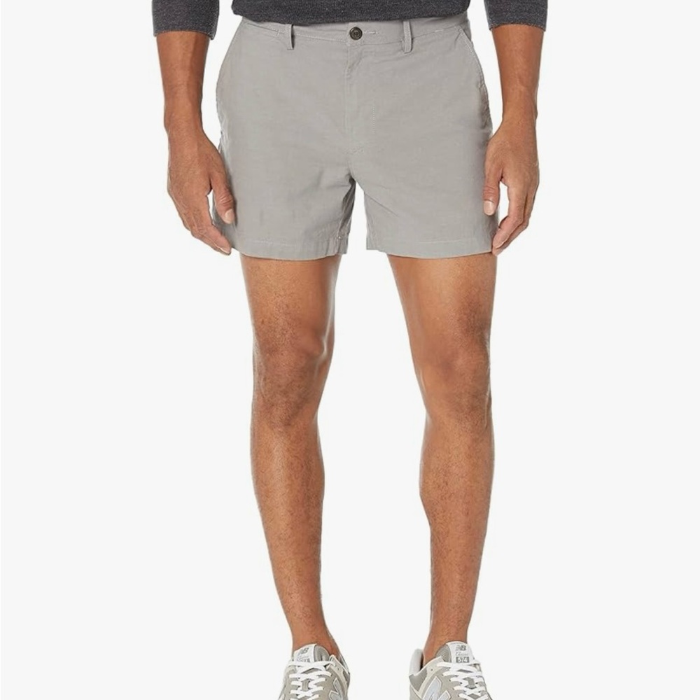 Amazon Essentials Men's Light Gray Slim Fit Flat Front Shorts 5 Inch Size 34